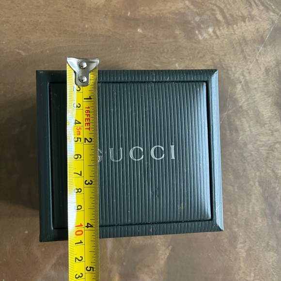 Authentic EUC Stainless Steel Gucci Watch - Picture 7 of 7